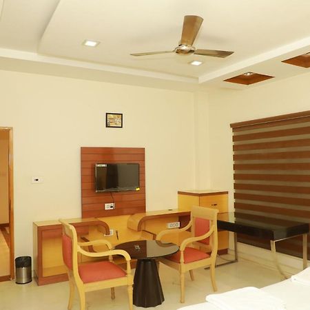 Hill View Paradise - 2Bhk'S & Rooms - A Golden Group Of Premium Home Stays - Тирупати Экстерьер фото
